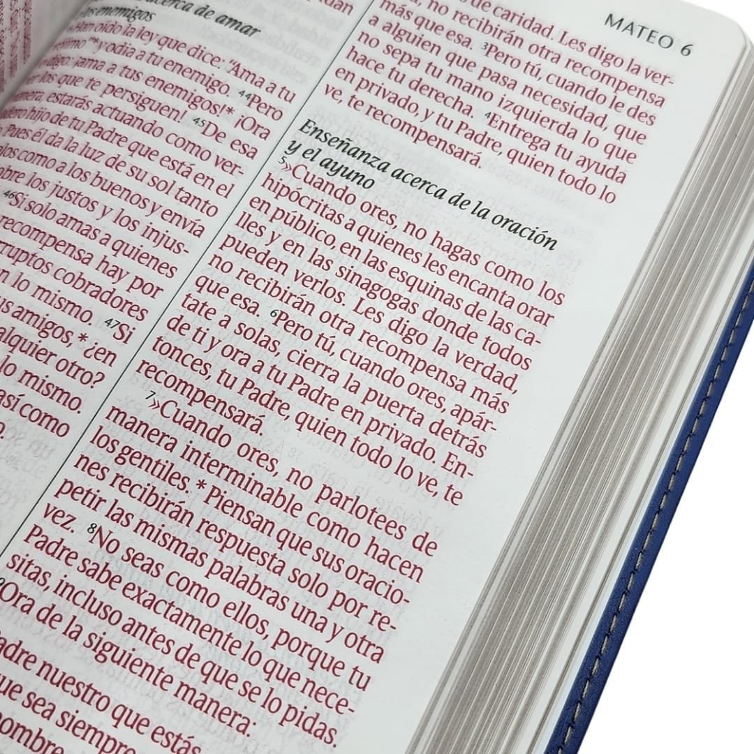 Biblia manual NTV, letra grande con Filament (SentiPiel, Azul oscuro, Letra Roja) - Imagen 4