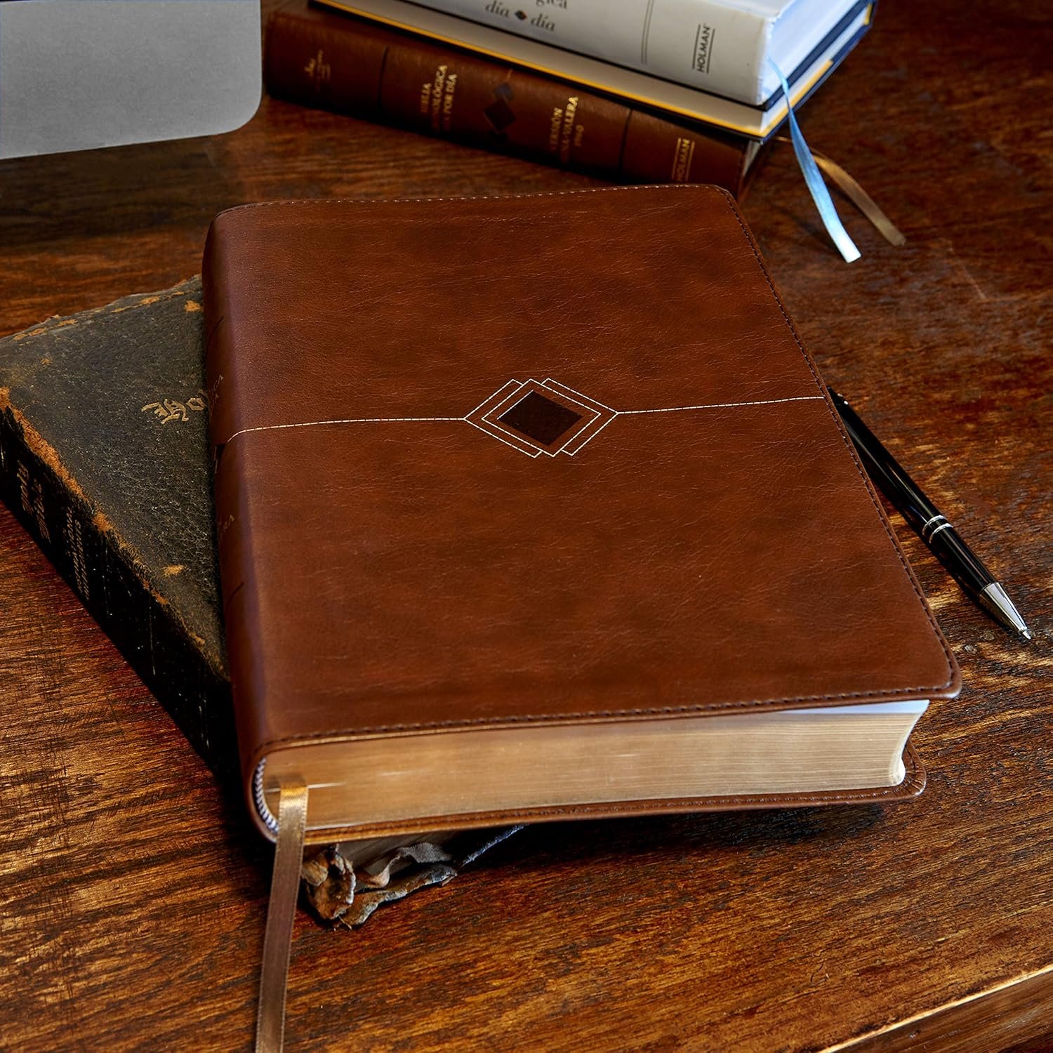 Biblia RVR 1960 Cronologica Día por Día Marrón Símil Piel - Imagen 4